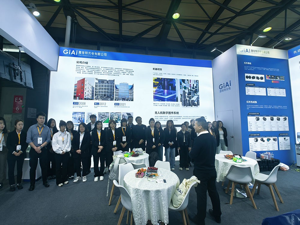 现场金年会jinnianhui
领导为员工规划工厂行程