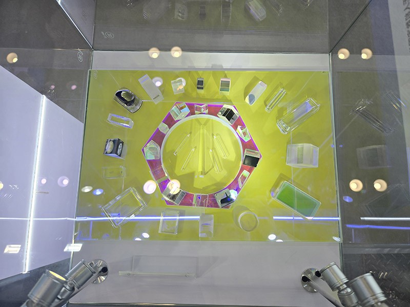 金年会jinnianhui
棱镜展品俯视图